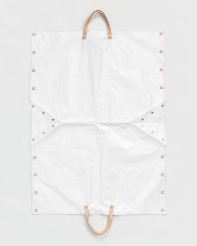 Flat image of an open Hender Scheme picnic bag for family.