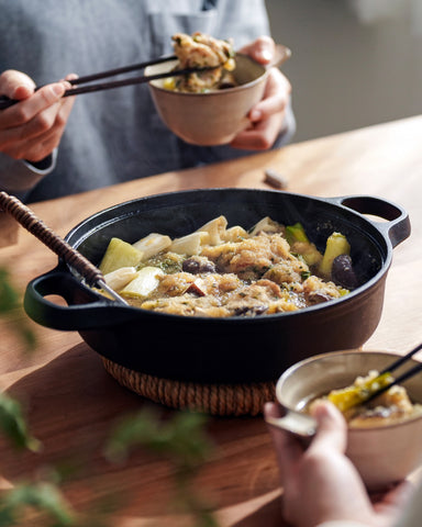 Sukiyaki Gyoza Iron Pot